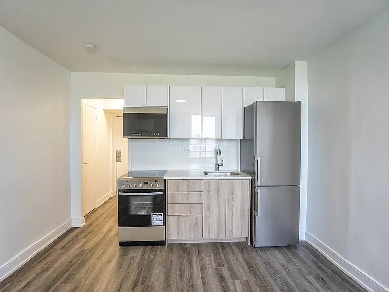 90 Eastdale Ave — Photo 16