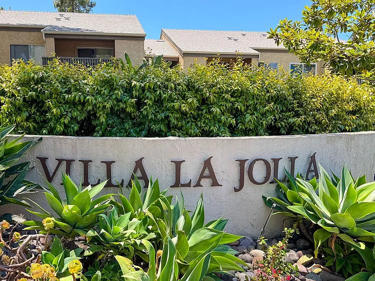 8545 Villa La Jolla Dr #H — Photo 11