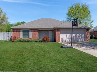 704 Ponderosa St, Centerton, AR 72719