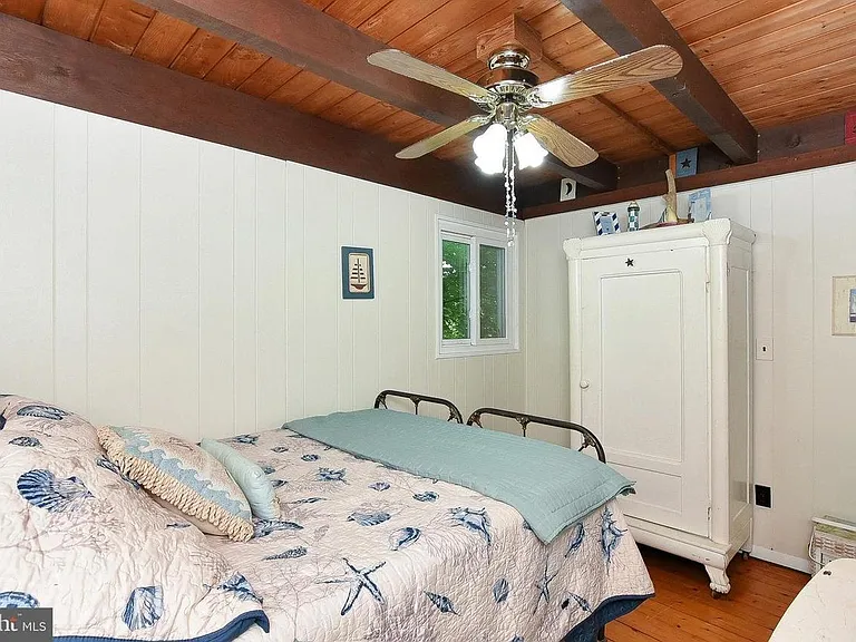 459 Monument Dr — Photo 12