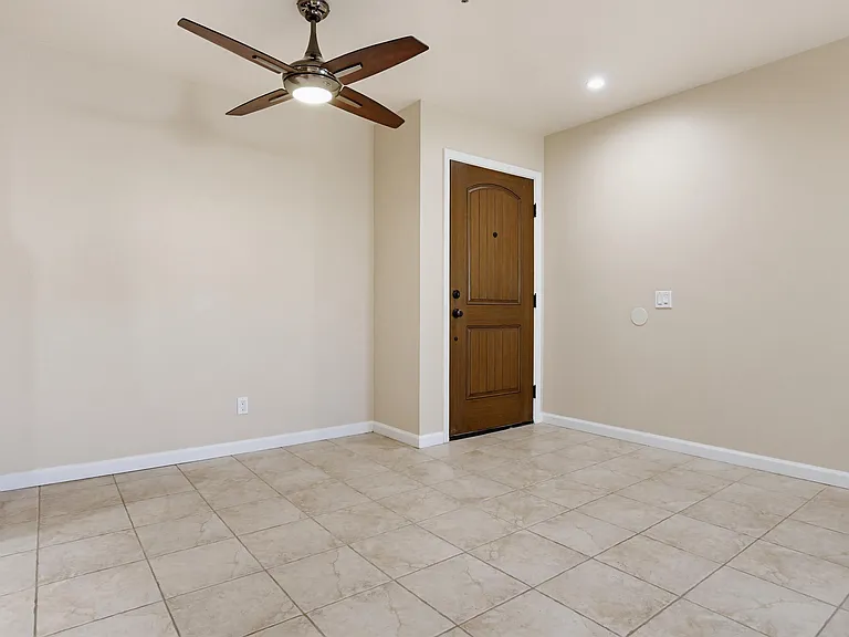 Shasta Terrace Apartments — Photo 8
