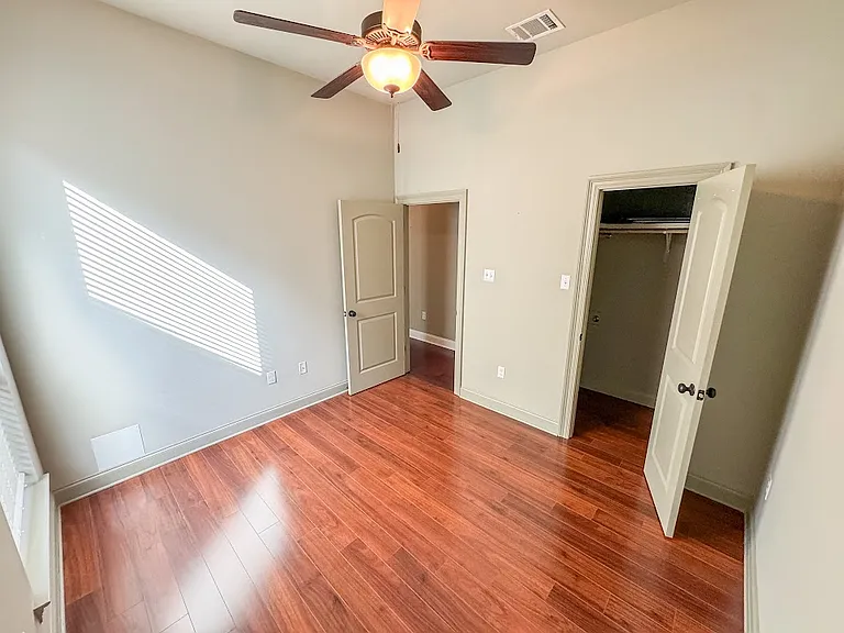 8333 Valencia Ct — Photo 10