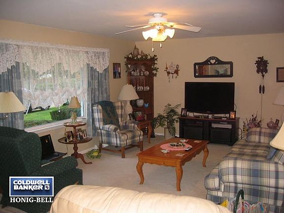 2nd image of 1112 N Jackson St