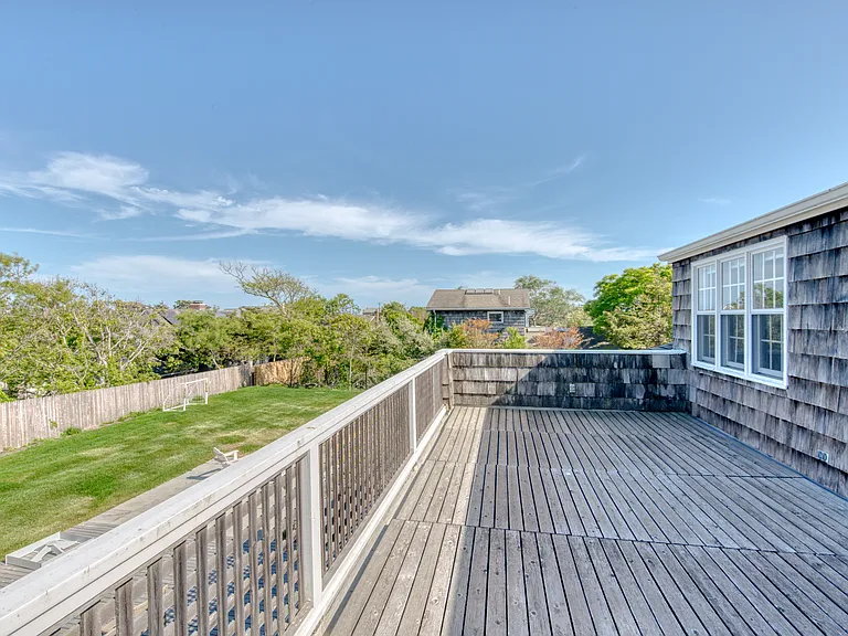 77 Gardiner Dr — Photo 14