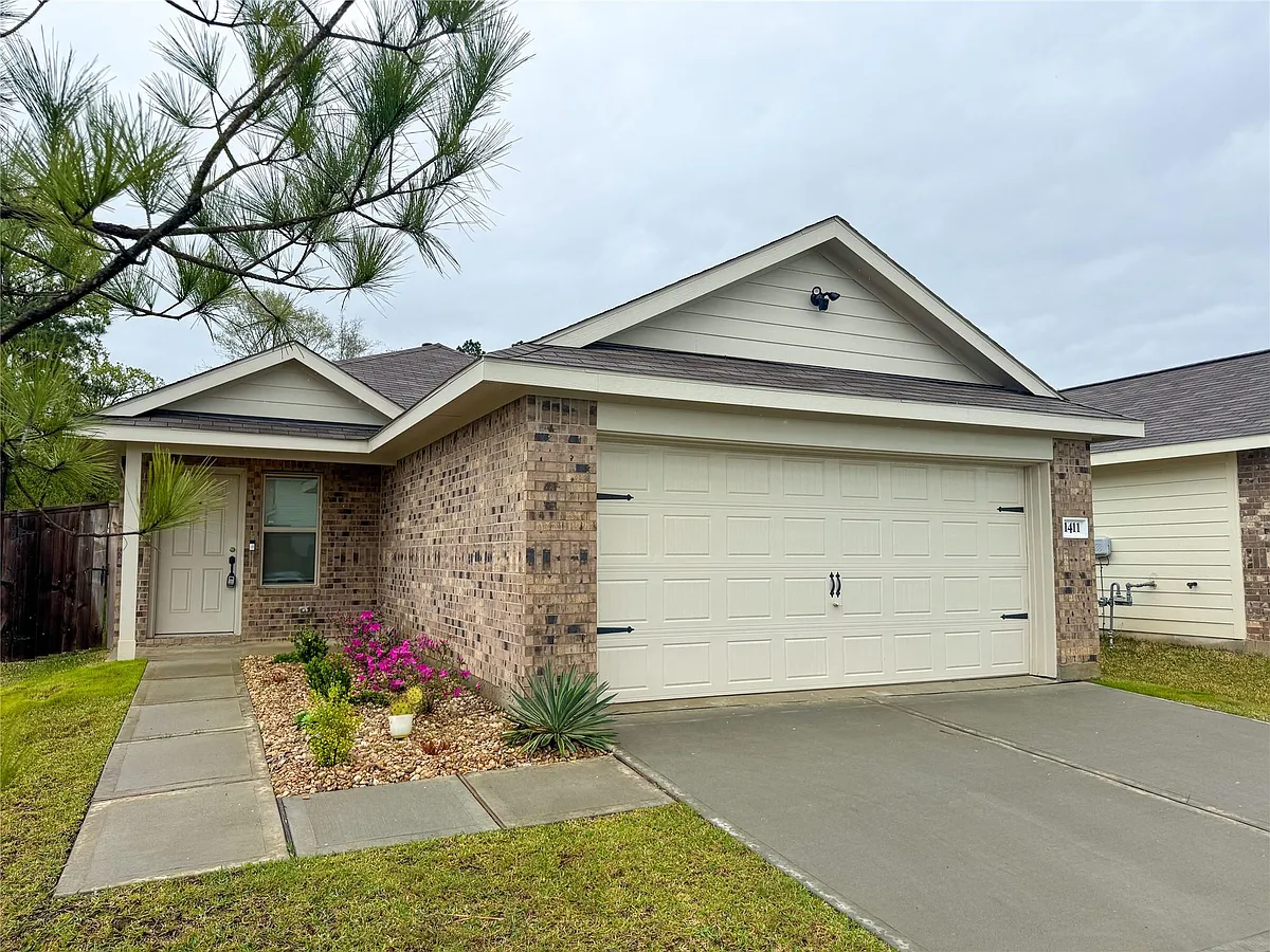 Building Photo - 1411 Las Cuevas Dr
