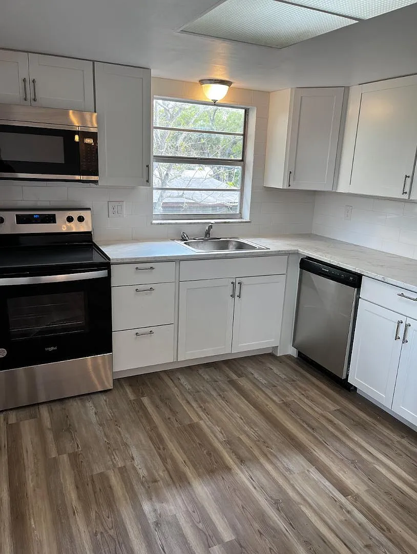 1895 40th Avenue - 8 — Photo 3