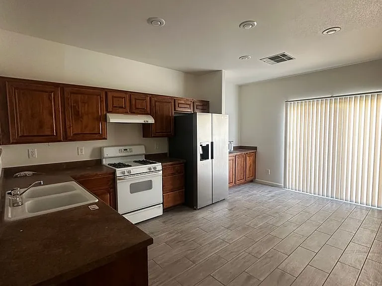 6186 Pacific Dogwood Ave — Photo 5