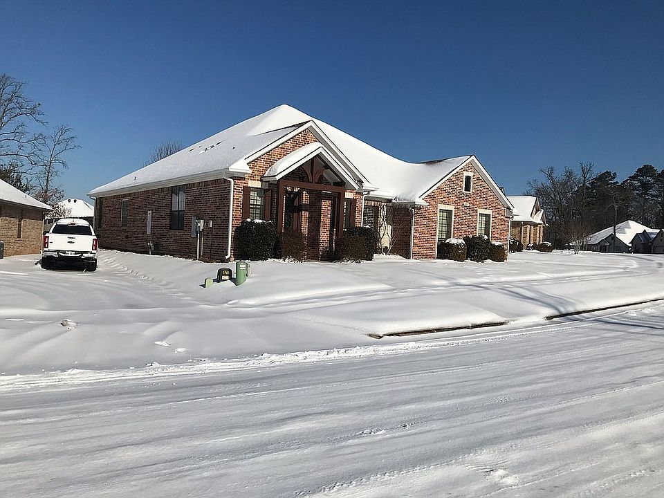 2nd image of 3111 Celebration Way