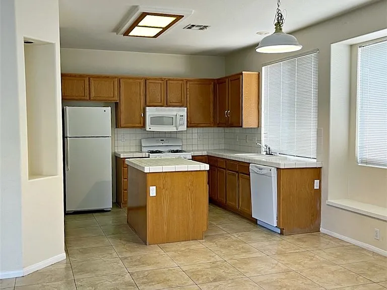 3496 Meridale Dr — Photo 6