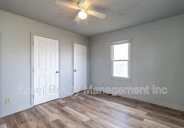 218 W Columbia Ave — Photo 6