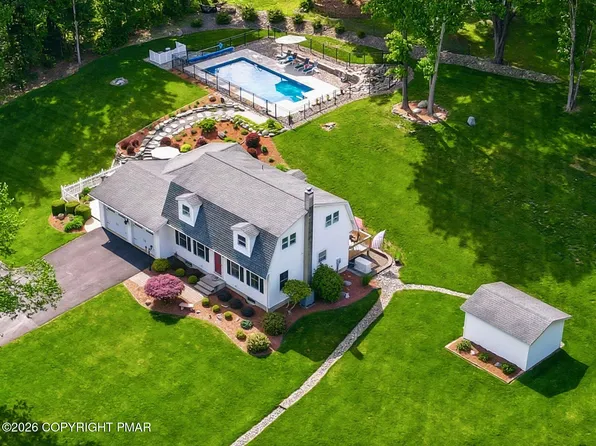 202 Steven Ln, Stroudsburg, PA 18360