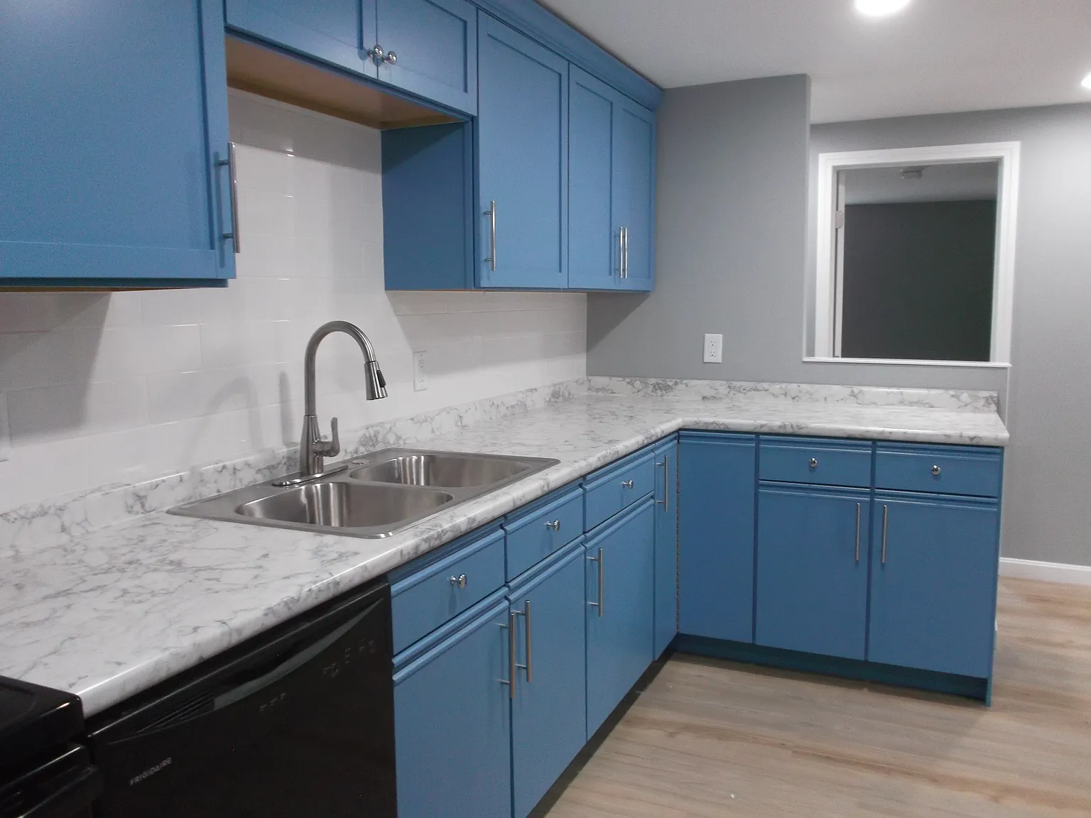 2 bed, 900 sqft, $1,900 — Photo 4