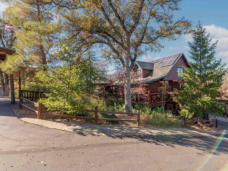 1st image of 15800 Ridgefield Ct