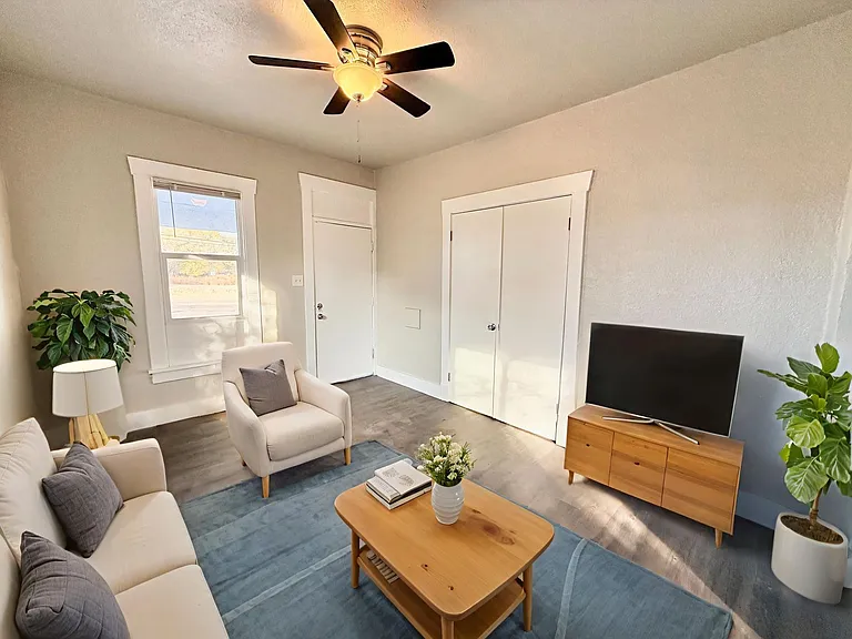1036 S Santa Fe Ave — Photo 3