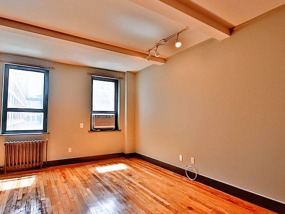 4th image of 11 Waverly Pl APT 5E