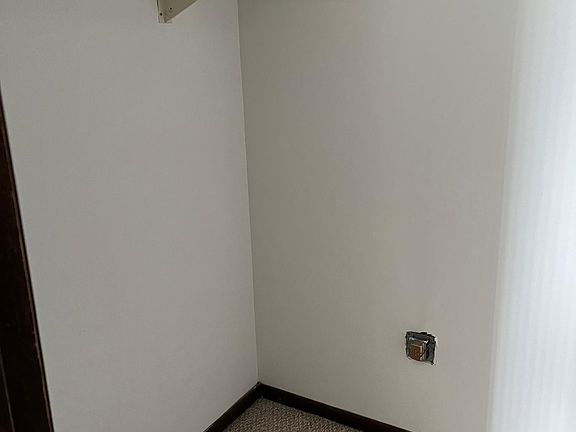 5th image of 15705 Tiffany Dr