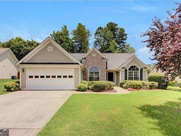 2145 Charleston Oak Cir, Lawrenceville, GA 30043