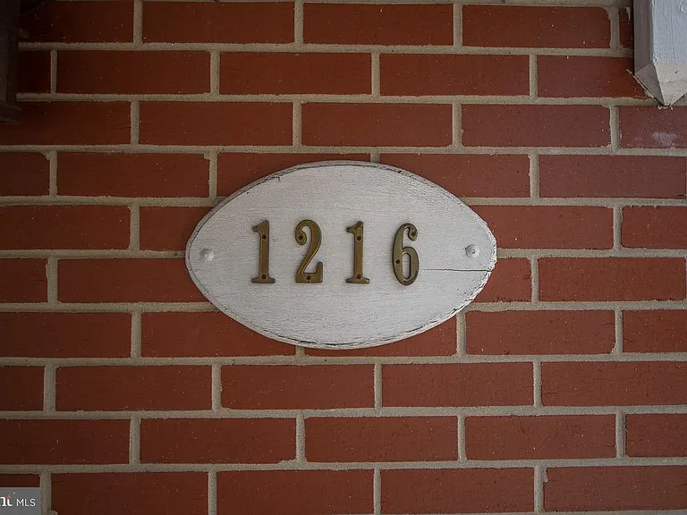 1216 Ogden St — Photo 49