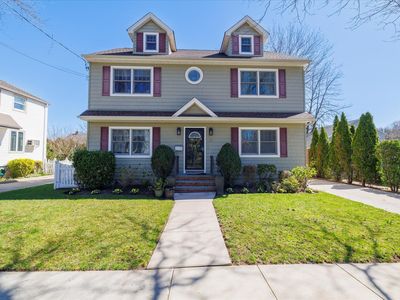 33 Clover Avenue, Floral Park, NY, 11001
