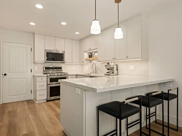 5082 Rhoads Ave APT C, Santa Barbara, CA 93111