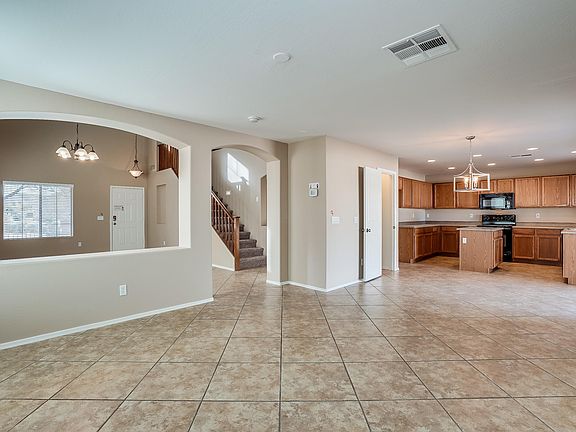 5th image of 43954 W Lindgren Dr