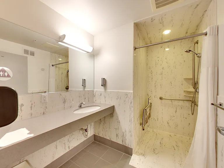 Columbus Residence — Photo 22