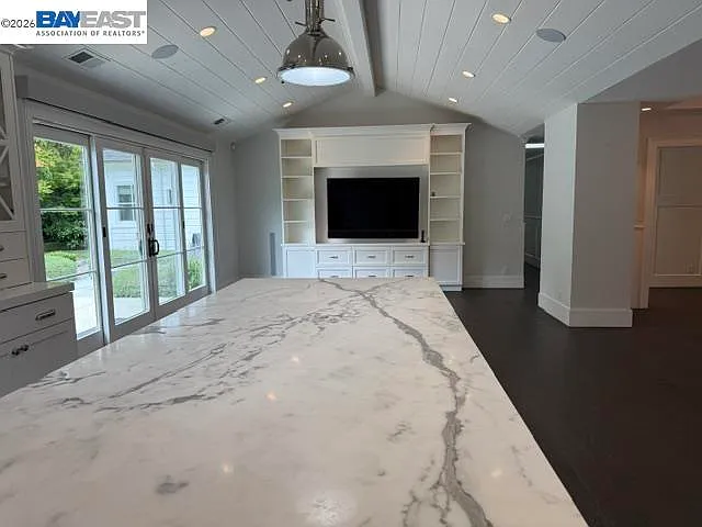 361 Claire Pl — Photo 7