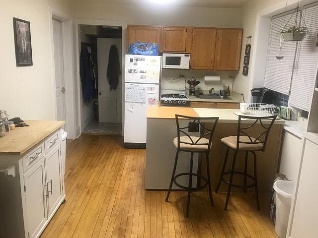 1st image of 3145 N Clifton Ave #3