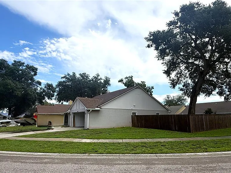 2042 Shadow Pine Dr — Photo 28