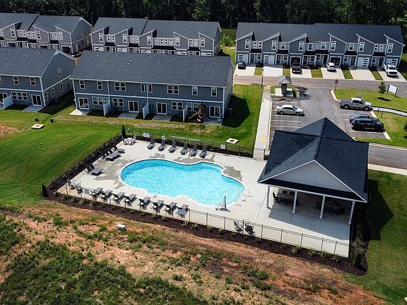4th image of 1286 Westgate Village Dr
