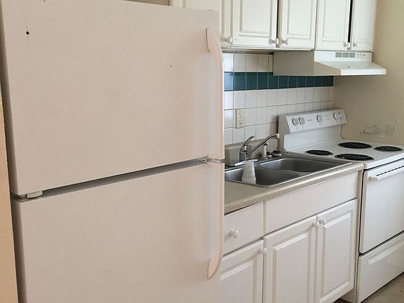 2nd image of 2100 South St APT B