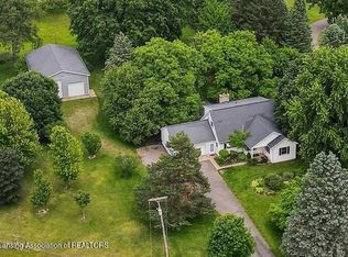 718 Hogsback Rd, Mason, MI 48854