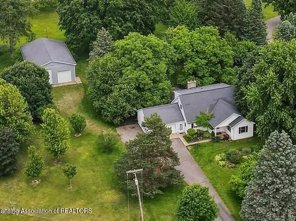 718 Hogsback Rd, Mason, MI 48854