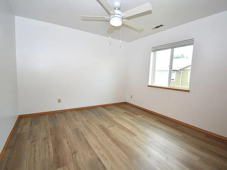 9 Michael Grove Ave — Photo 10