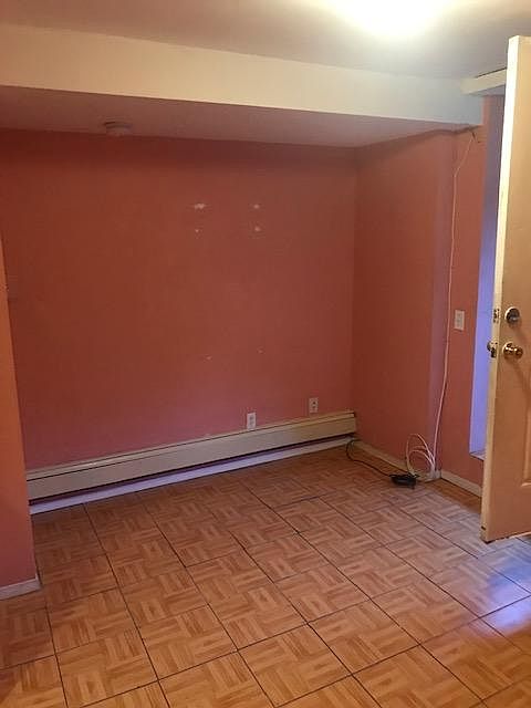 2nd image of 2931 Dewitt Pl