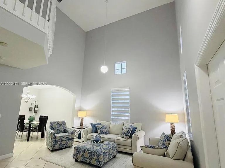 15858 SW 138th Ter — Photo 4