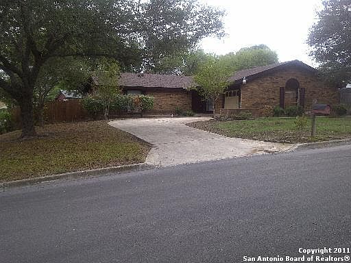 2nd image of 242 Whispering Oaks St