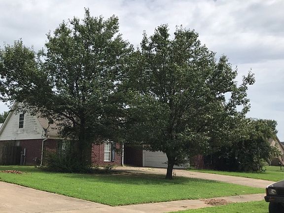 3rd image of 6898 Alder Wood Dr S