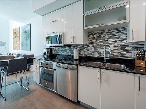 4th image of 60 SW 13th St APT 3014