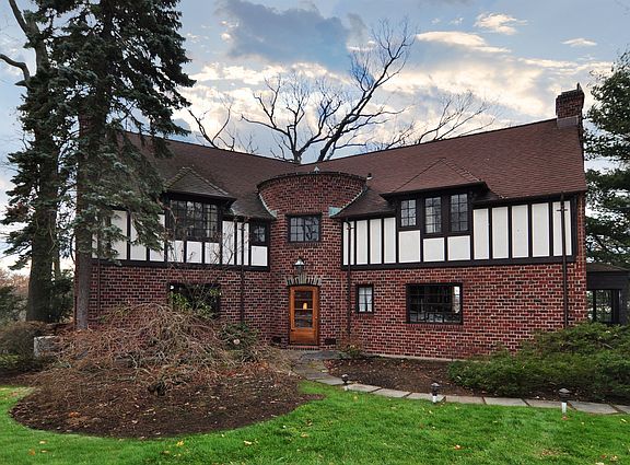 2nd image of 35 Braeside Ln