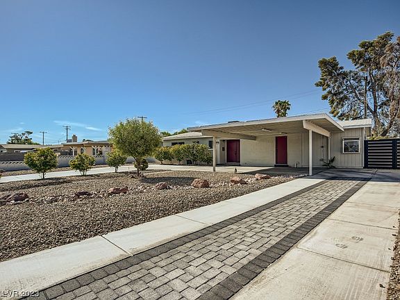 2nd image of 4019 Espanita Ave