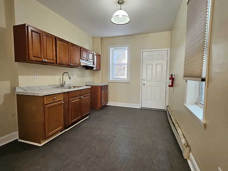 510 W Hanover St #HOUSE — Photo 11