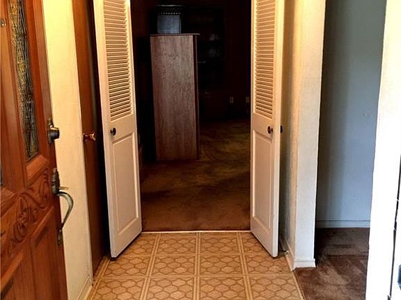 4th image of 261 Southwood Dr