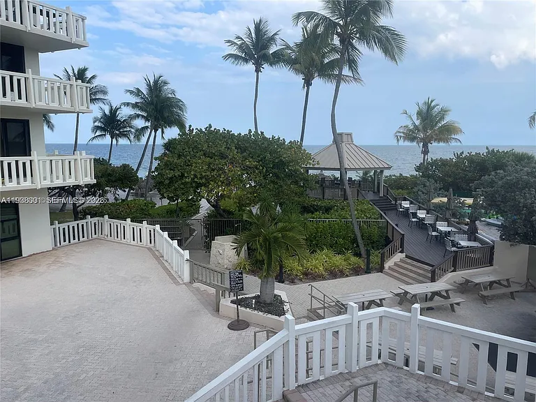 1121 Crandon Blvd #F1107 — Photo 14