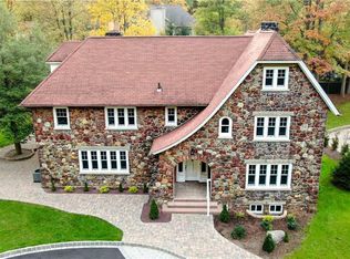 243 E Townline Rd, West Nyack, NY 10994