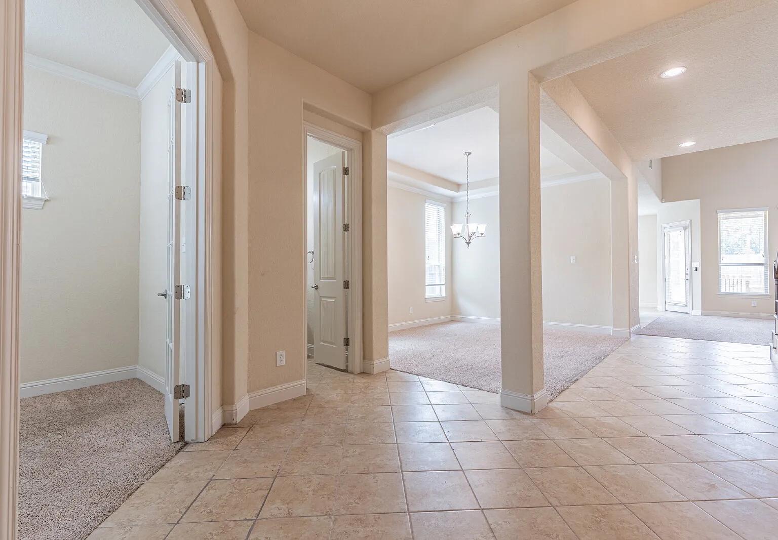 4 bed, 3.5 bath, 3226 sqft, $3,250 — Photo 3