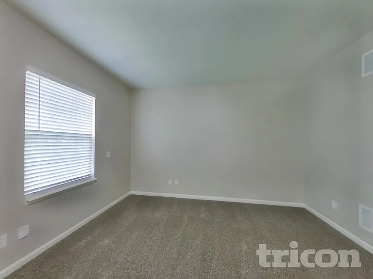 2320 Hanover Rd — Photo 2
