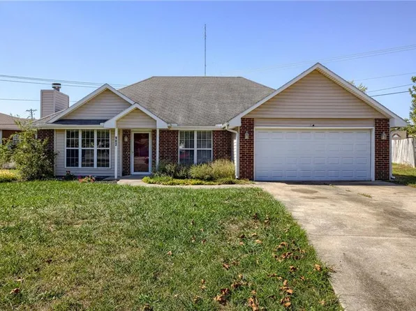 902 Coventry Ct, Warrensburg, MO 64093