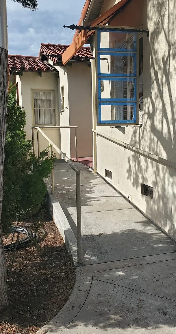 4 bed, 2800 sqft, $5,600 — Photo 4
