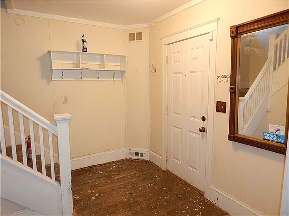 2nd image of 109 West Ave